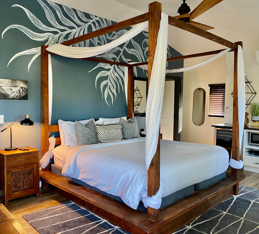luxury bed inside a studio condo on North Shore Oahu