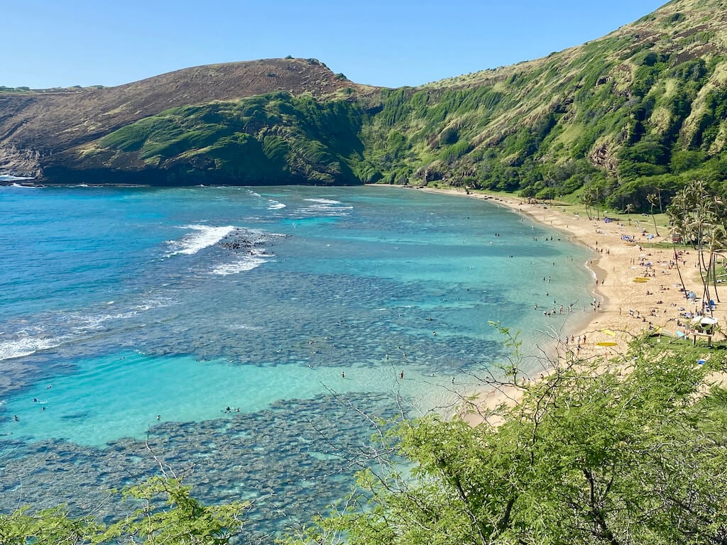 turquoise ocean and green cliffs at Hanauma Bay